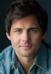 Kristoffer Polaha