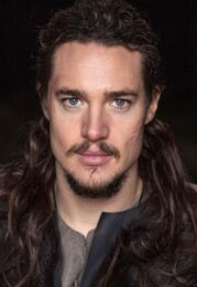 Alexander Dreymon