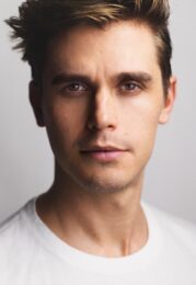 Antoni Porowski