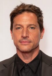 Simon Rex